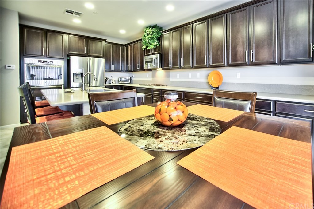 3288 Ledgewood Circle Riverside, CA 92503 - Photo 11 of 27