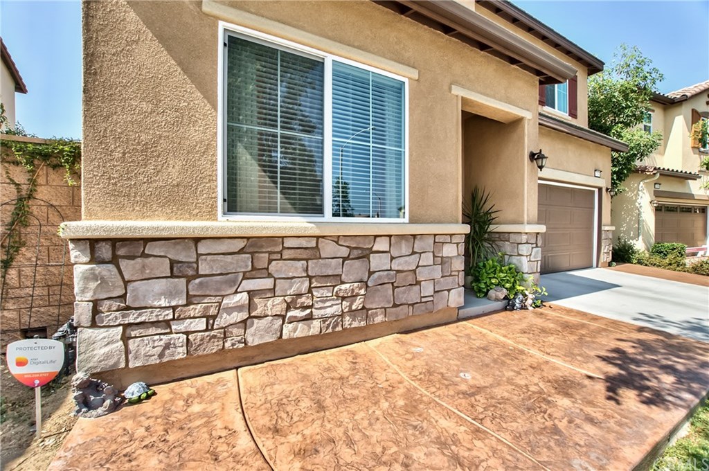 3288 Ledgewood Circle Riverside, CA 92503 - Photo 3 of 27