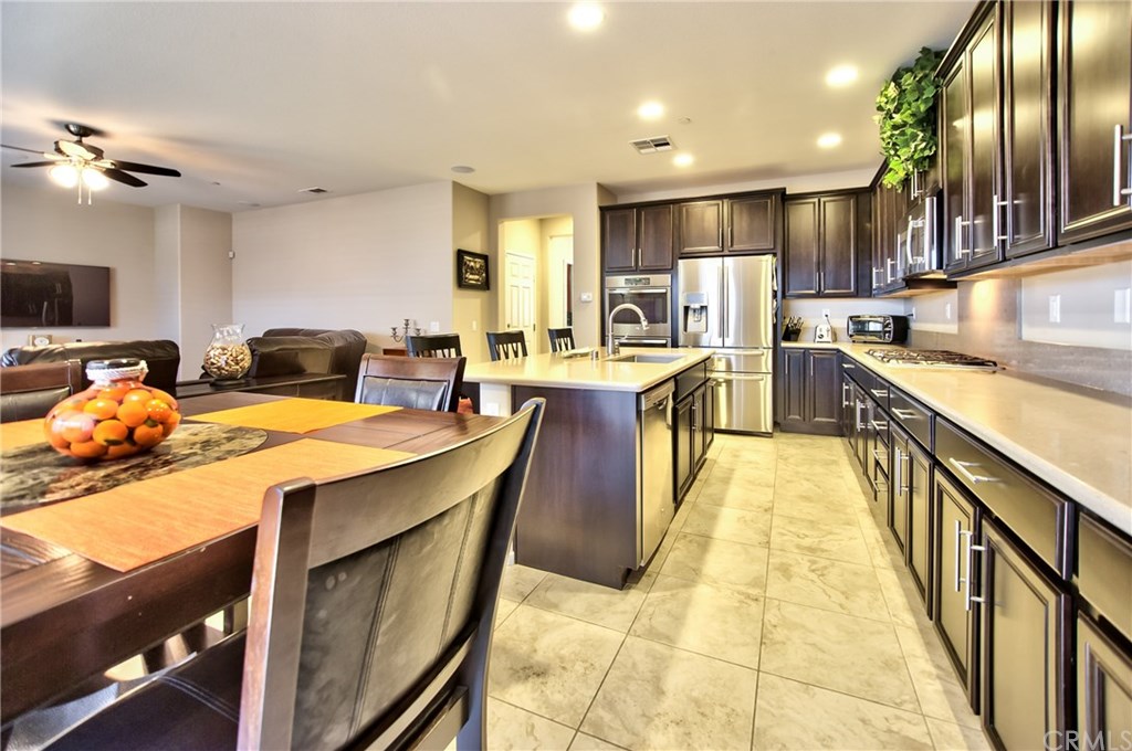 3288 Ledgewood Circle Riverside, CA 92503 - Photo 8 of 27