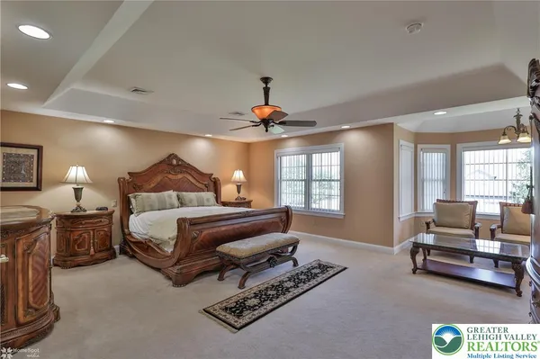 $949,900 | 19 Spring Wood Drive, Allentown, PA 18104