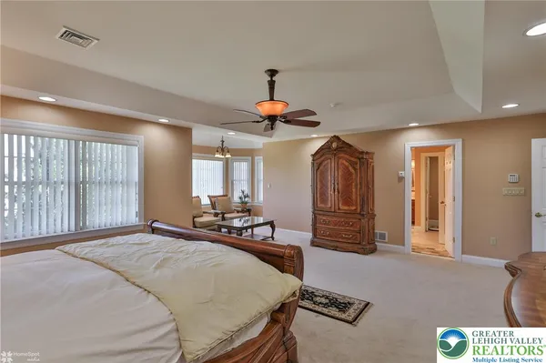 $949,900 | 19 Spring Wood Drive, Allentown, PA 18104