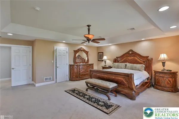$949,900 | 19 Spring Wood Drive, Allentown, PA 18104