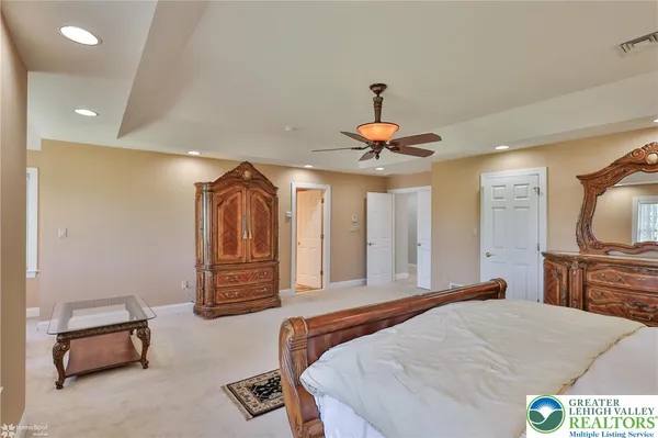 $949,900 | 19 Spring Wood Drive, Allentown, PA 18104