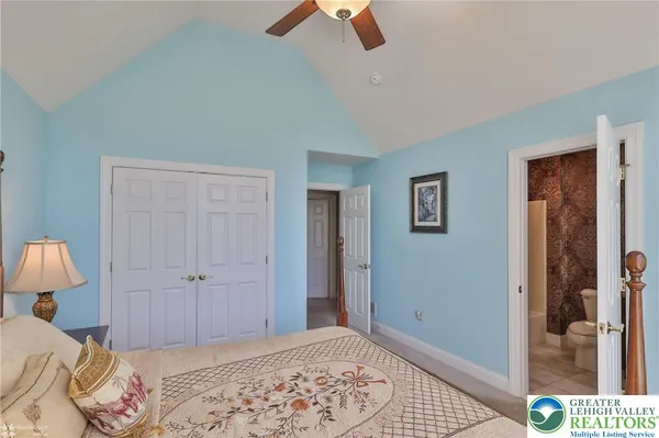 $949,900 | 19 Spring Wood Drive, Allentown, PA 18104