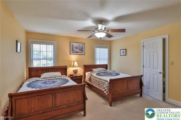 $949,900 | 19 Spring Wood Drive, Allentown, PA 18104