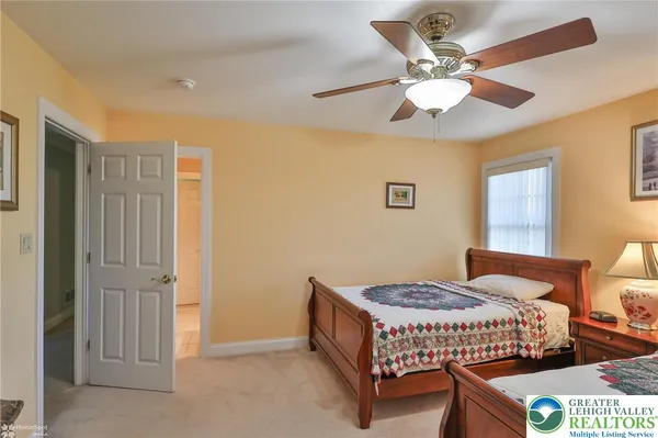 $949,900 | 19 Spring Wood Drive, Allentown, PA 18104