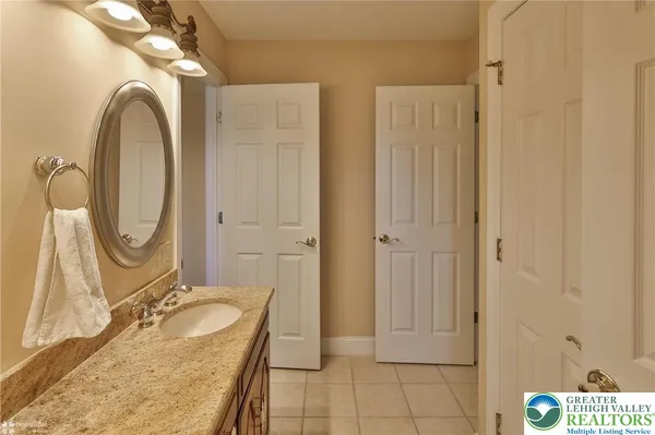 $949,900 | 19 Spring Wood Drive, Allentown, PA 18104