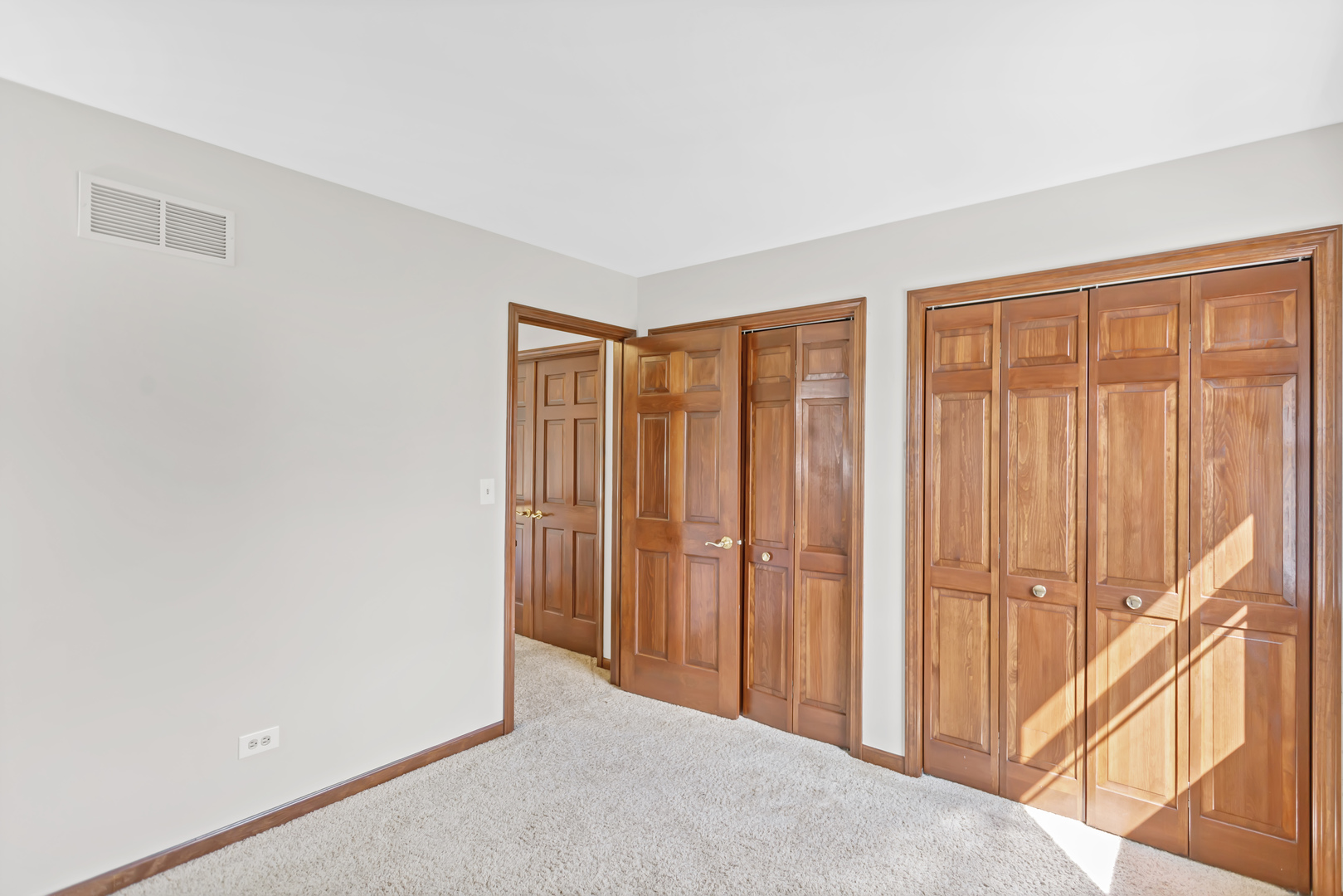 909 Pearson Road Cary, IL 60013 - Photo 26 of 43 Gallery Image 26