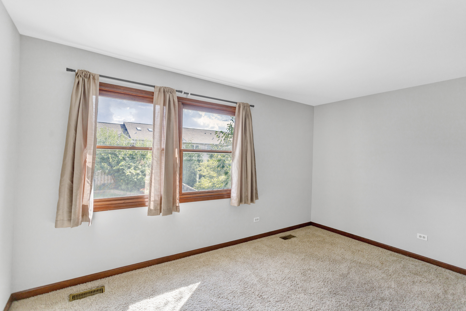 909 Pearson Road Cary, IL 60013 - Photo 27 of 43 Gallery Image 27