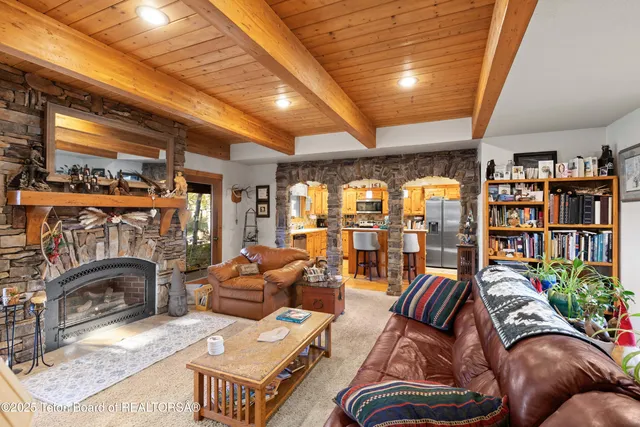$1,695,000 | 83 Buck Lane, Alpine, WY 83128