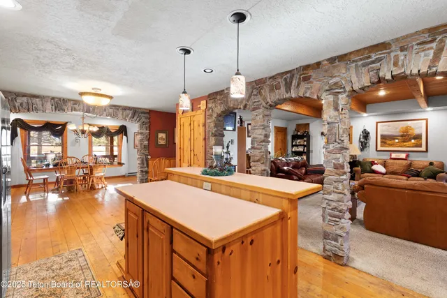 $1,695,000 | 83 Buck Lane, Alpine, WY 83128