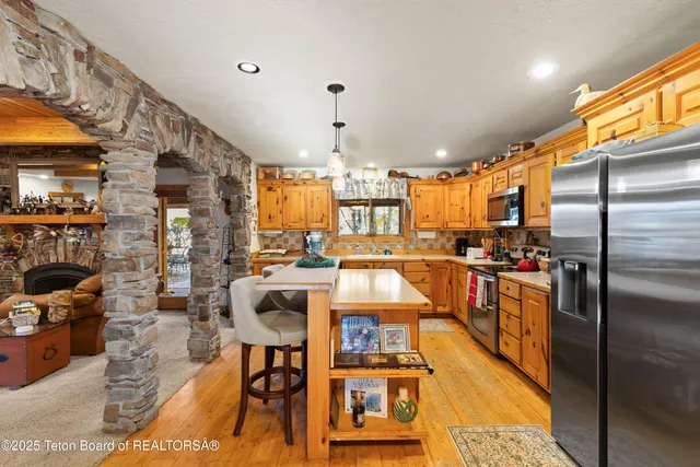 $1,695,000 | 83 Buck Lane, Alpine, WY 83128