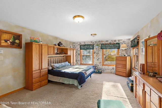 $1,695,000 | 83 Buck Lane, Alpine, WY 83128