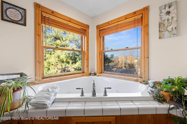 $1,695,000 | 83 Buck Lane, Alpine, WY 83128