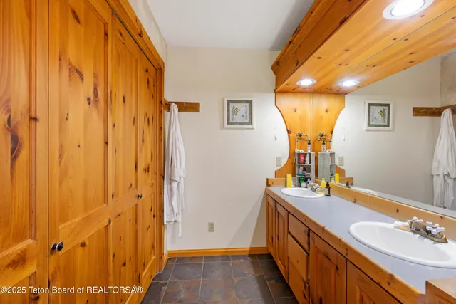 $1,695,000 | 83 Buck Lane, Alpine, WY 83128