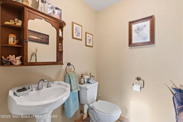 $1,695,000 | 83 Buck Lane, Alpine, WY 83128