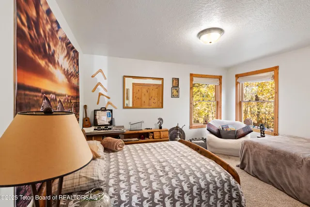 $1,695,000 | 83 Buck Lane, Alpine, WY 83128