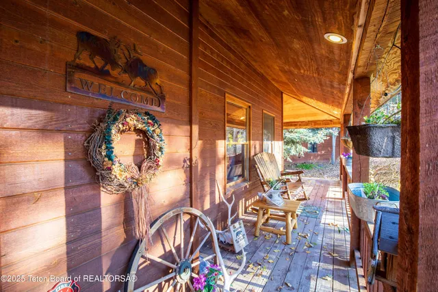 $1,695,000 | 83 Buck Lane, Alpine, WY 83128