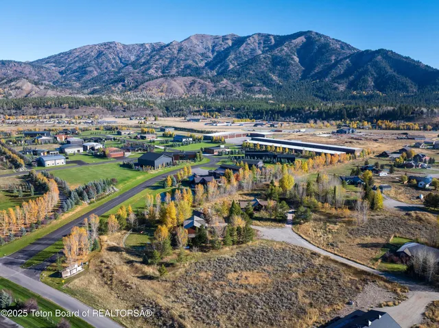$1,695,000 | 83 Buck Lane, Alpine, WY 83128