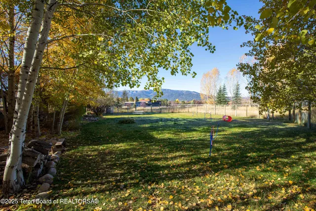 $1,695,000 | 83 Buck Lane, Alpine, WY 83128