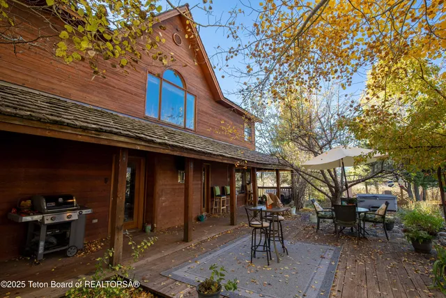 $1,695,000 | 83 Buck Lane, Alpine, WY 83128