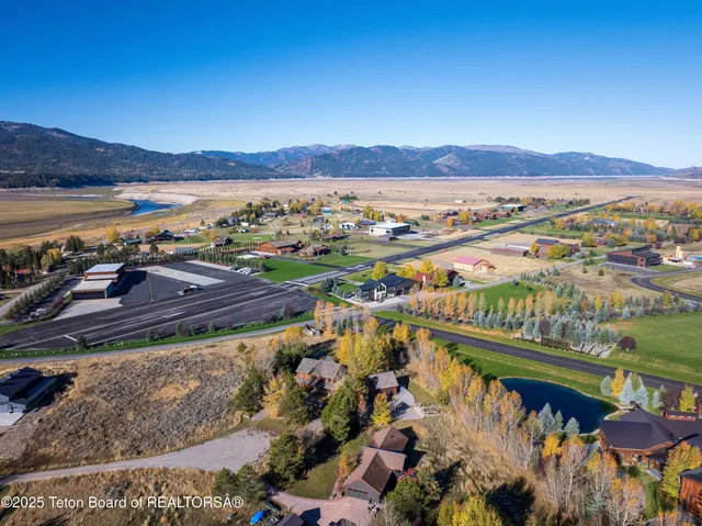 $1,695,000 | 83 Buck Lane, Alpine, WY 83128