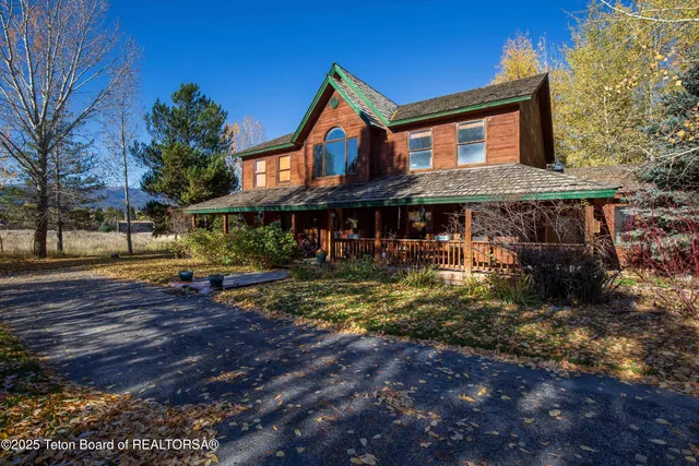 $1,695,000 | 83 Buck Lane, Alpine, WY 83128