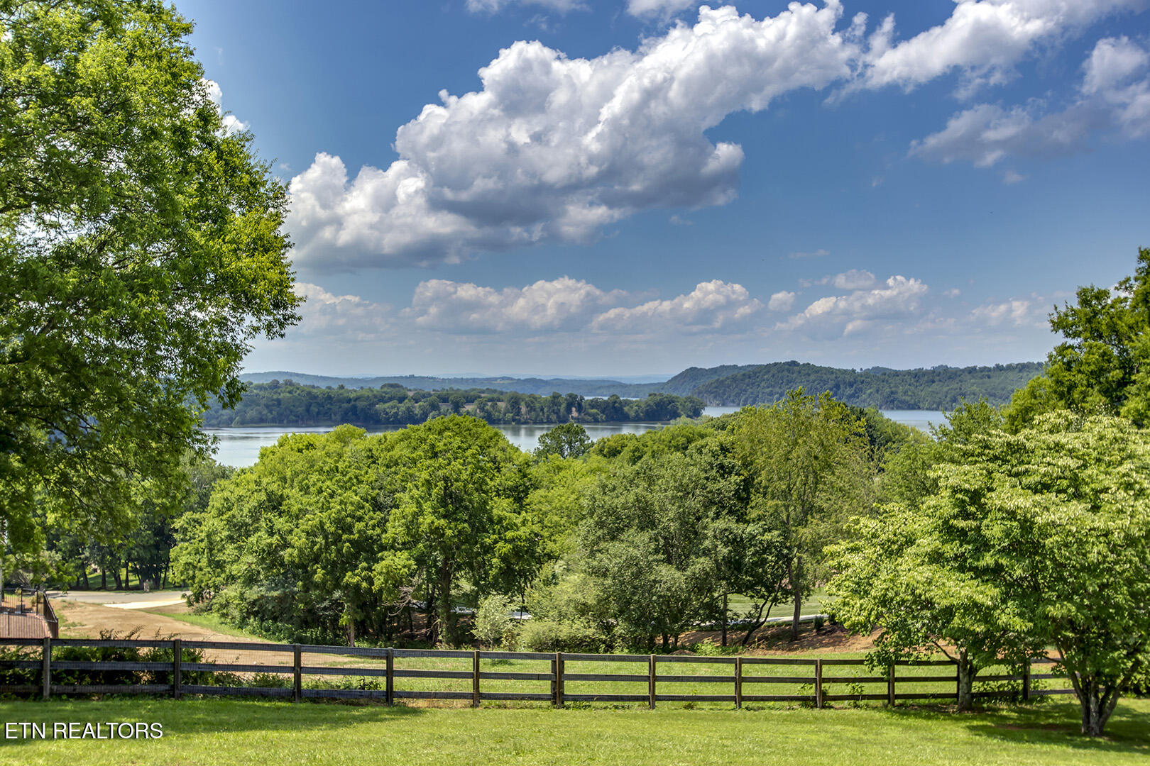 132 Morris Road Kingston, TN 37763 - Photo 36 of 60 36_MorrisLane_132_BackPorchView