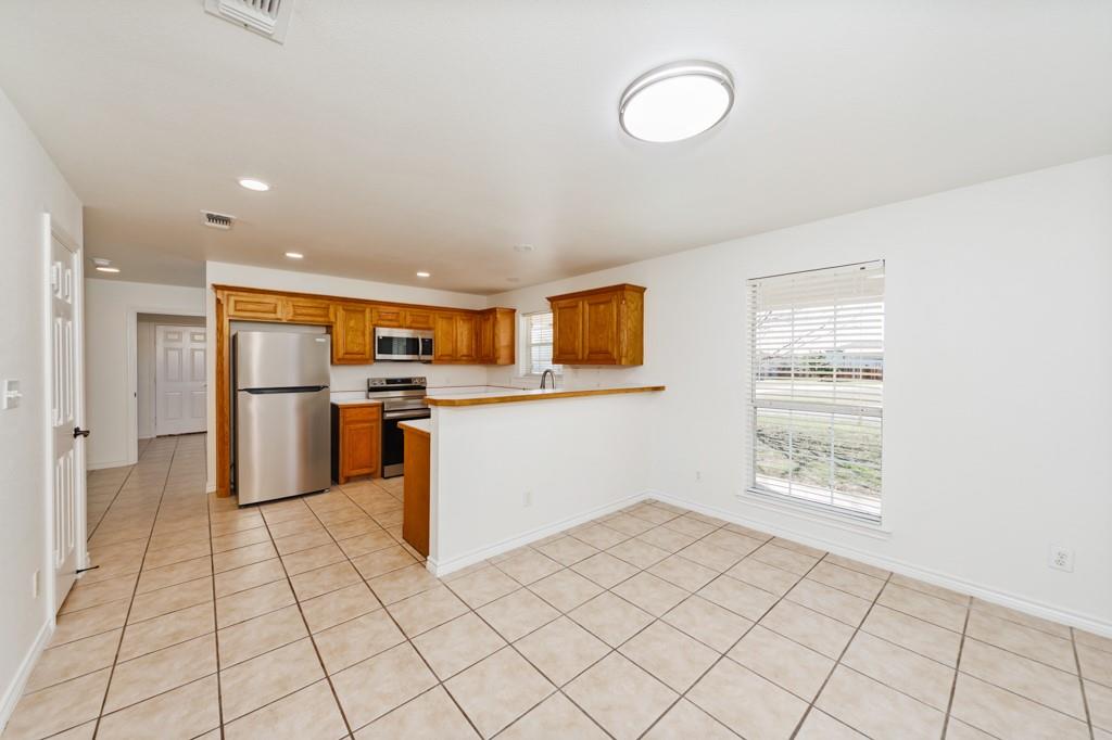 107 Ashley Street Alvord, TX 76225 - Photo 2 of 40