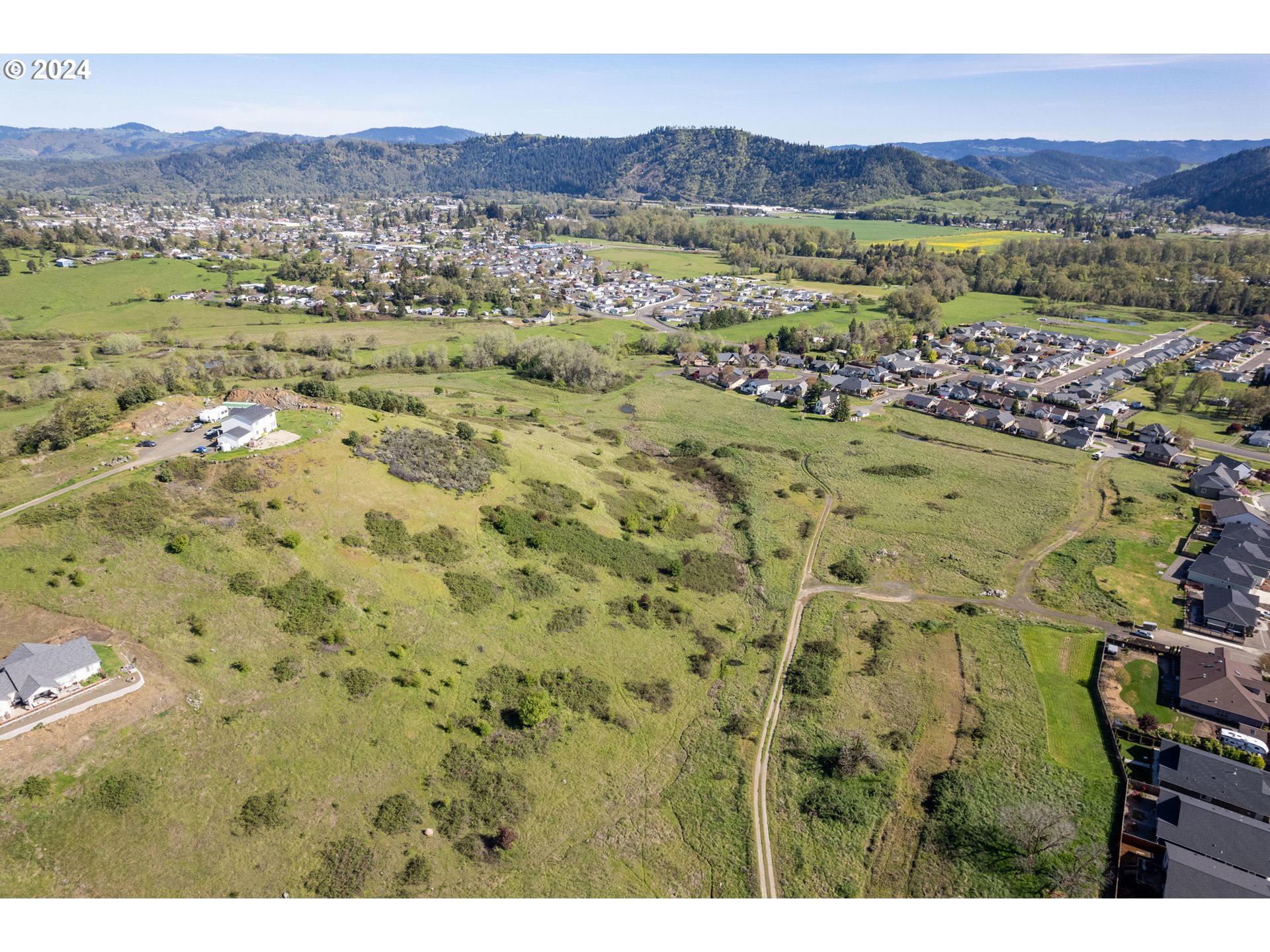 Danielle Drive Winston, OR 97496 - Photo 9 of 16