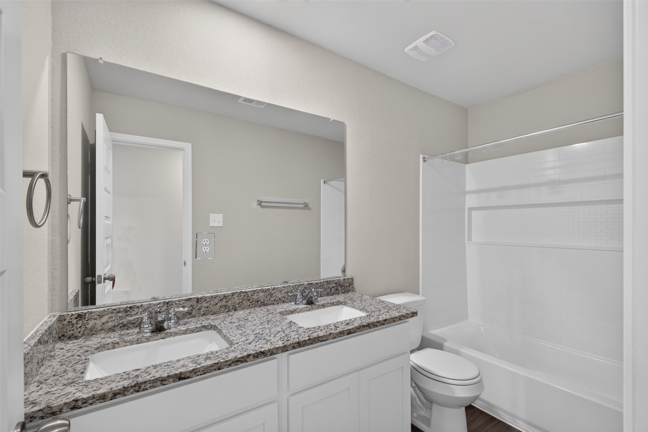 2404 Shellcracker Drive Conroe, TX 77384 - Photo 14 of 33 Gallery Image 14