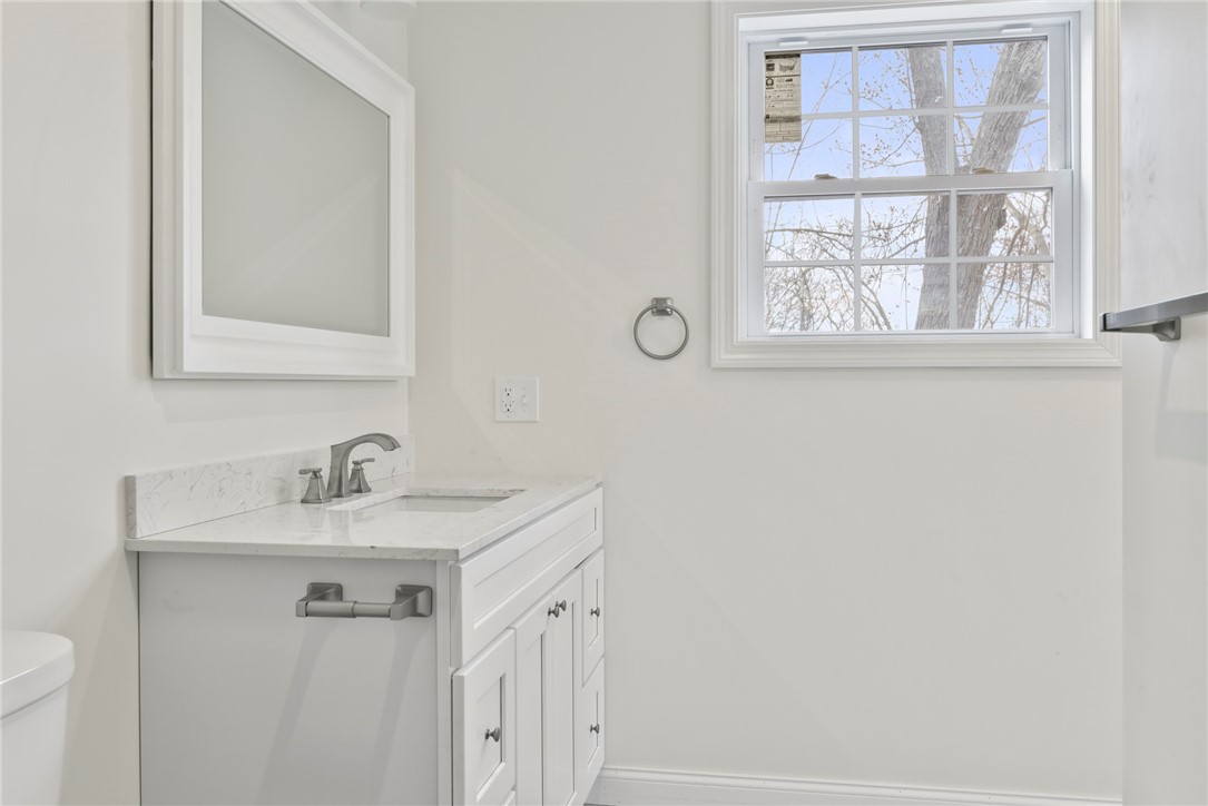 24 Blackburn Street Warwick, RI 02886 - Photo 12 of 25