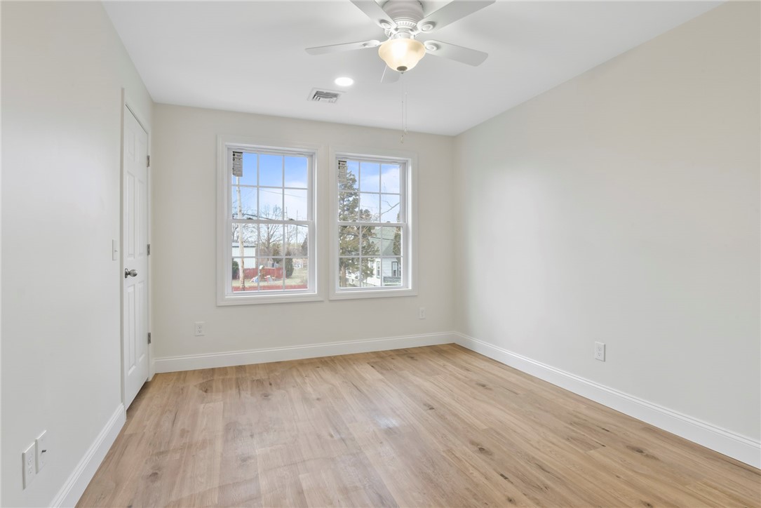 24 Blackburn Street Warwick, RI 02886 - Photo 14 of 25