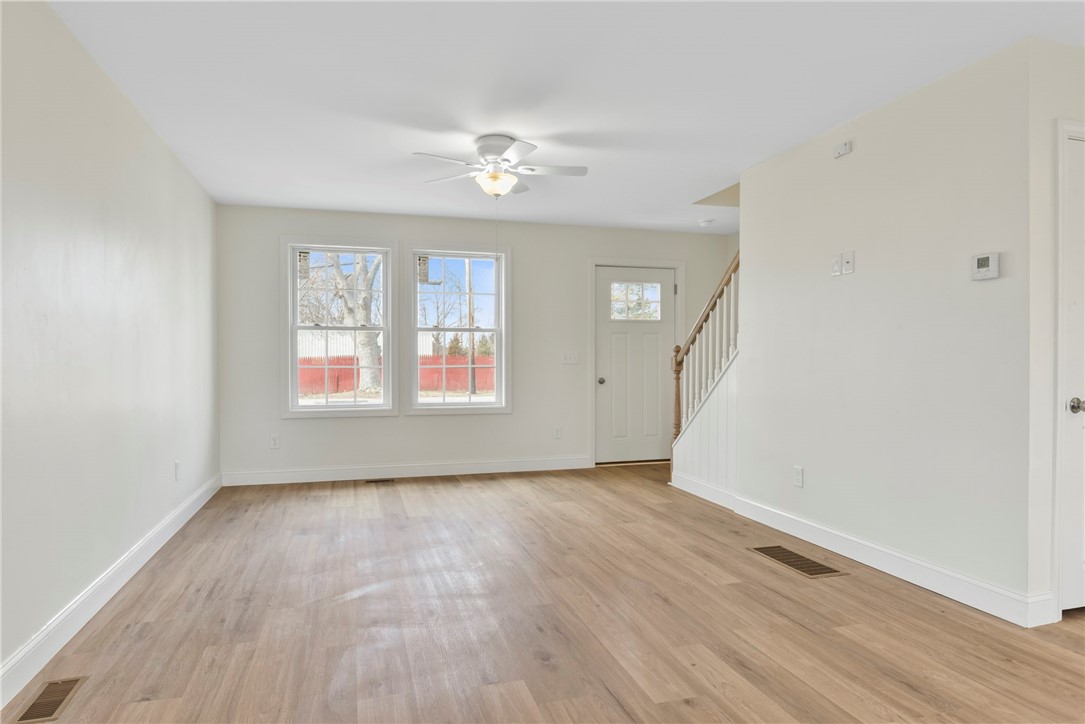 24 Blackburn Street Warwick, RI 02886 - Photo 4 of 25