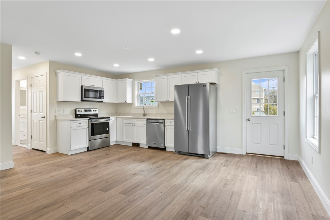 24 Blackburn Street Warwick, RI 02886 - Photo 5 of 25