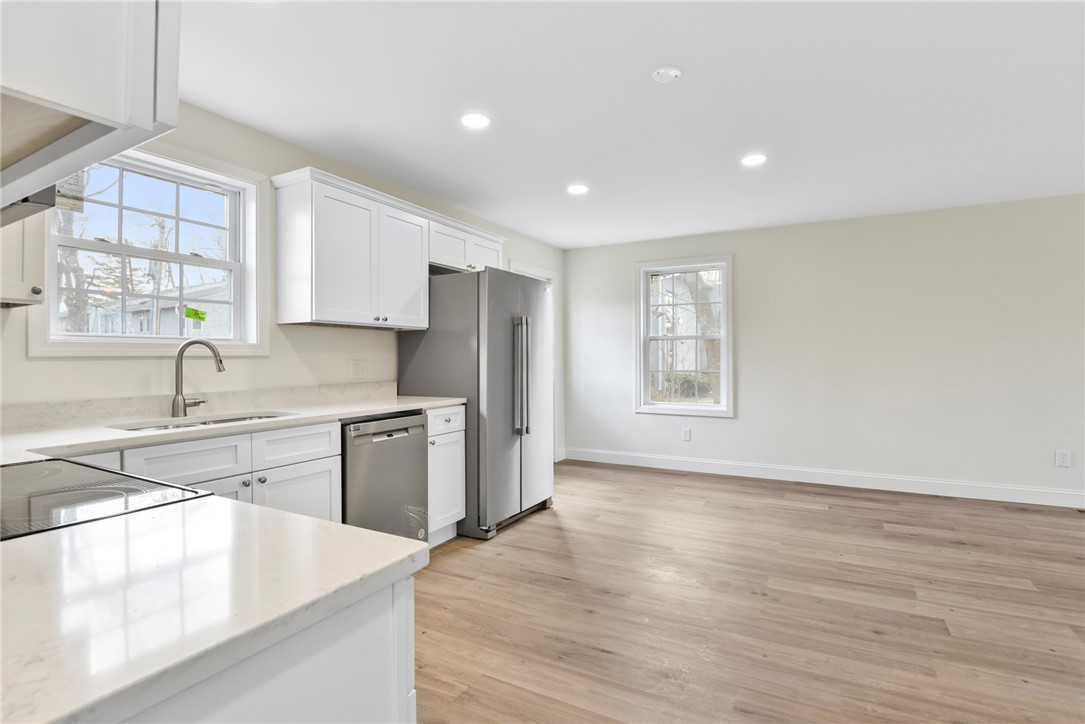 24 Blackburn Street Warwick, RI 02886 - Photo 7 of 25