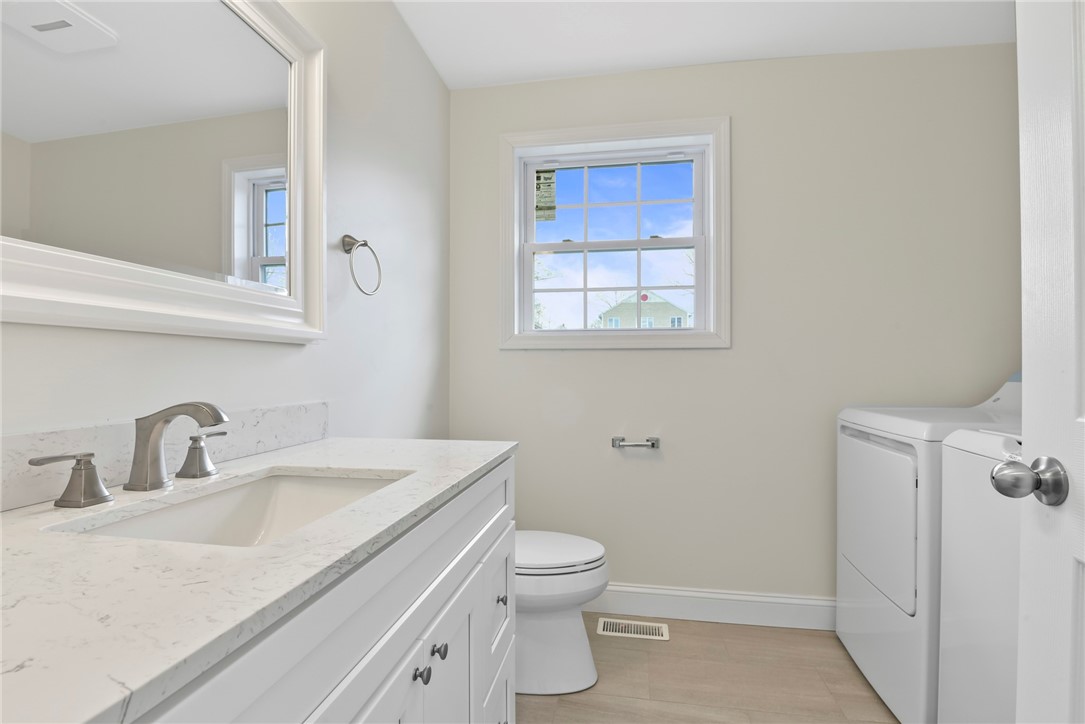 24 Blackburn Street Warwick, RI 02886 - Photo 8 of 25