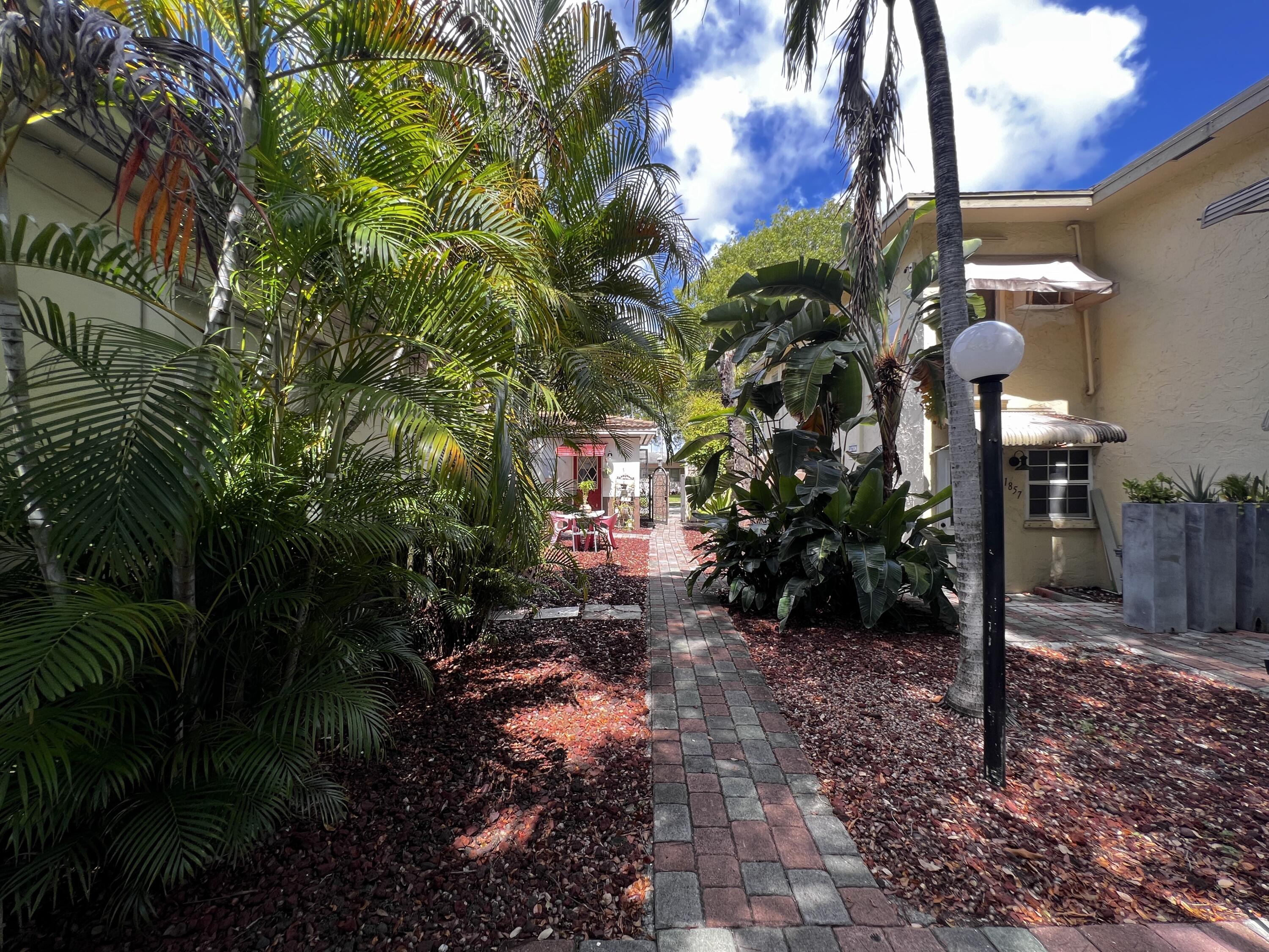 1859 Buchanan Street, Unit 2 Hollywood, FL 33020 - Photo 23 of 28 IMG_6568