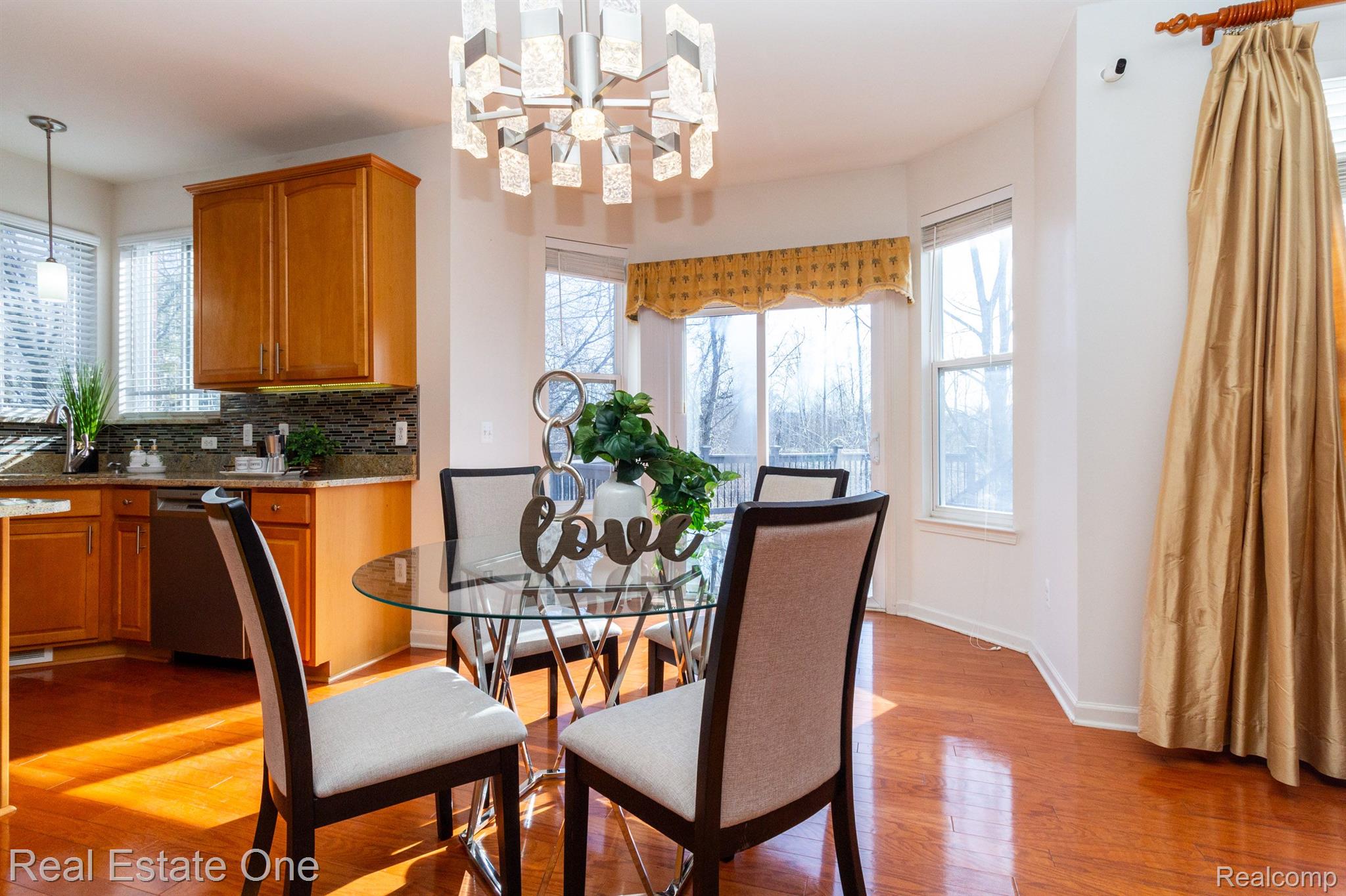 3585 Everett Drive Rochester, MI 48307 - Photo 15 of 75 Gallery Image 15