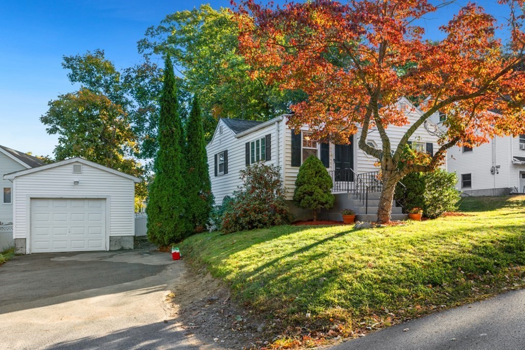 62 Hobson Street Saugus, MA 01906 - Photo 3 of 32 Gallery Image 3