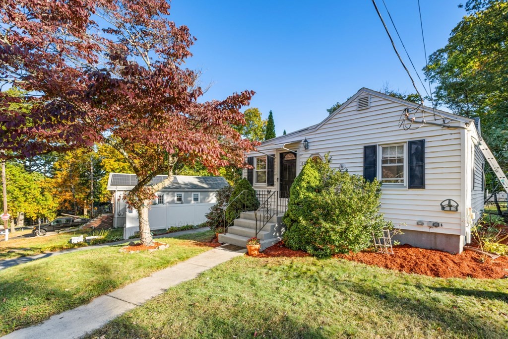 62 Hobson Street Saugus, MA 01906 - Photo 4 of 32 Gallery Image 4