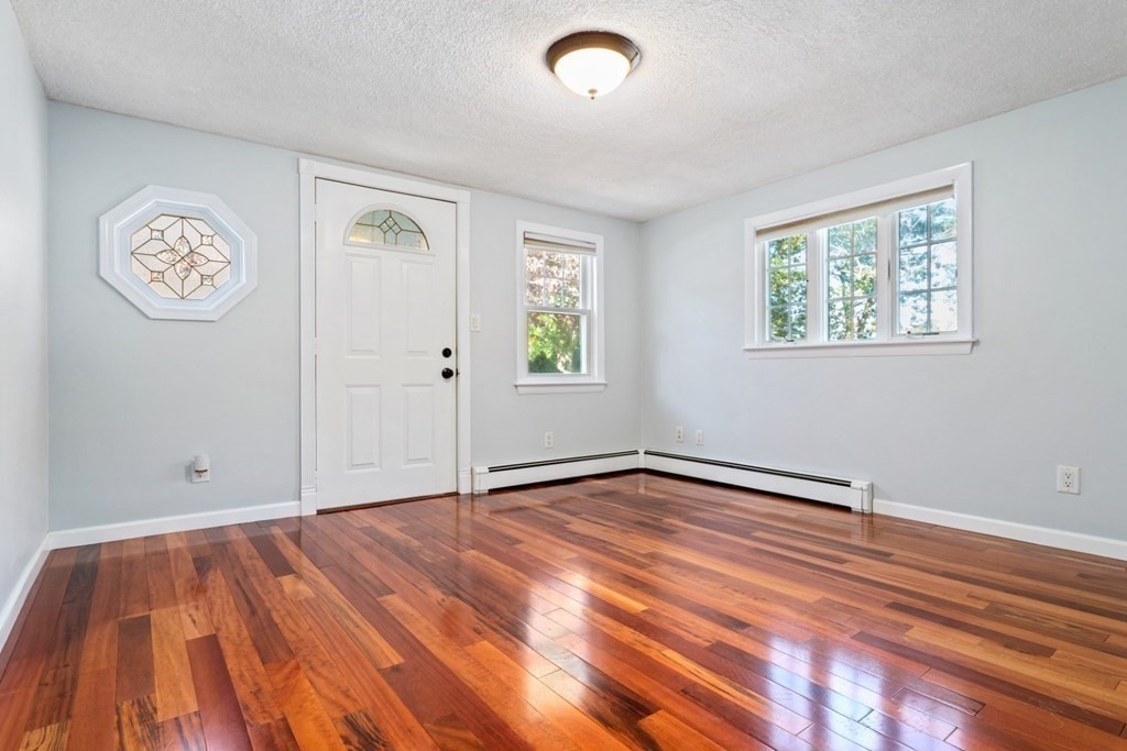 62 Hobson Street Saugus, MA 01906 - Photo 8 of 32 Gallery Image 8