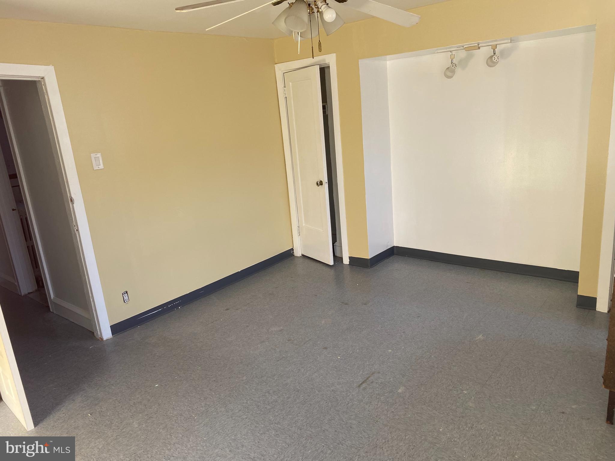 215 Copley Road Upper Darby, PA 19082 - Photo 14 of 18