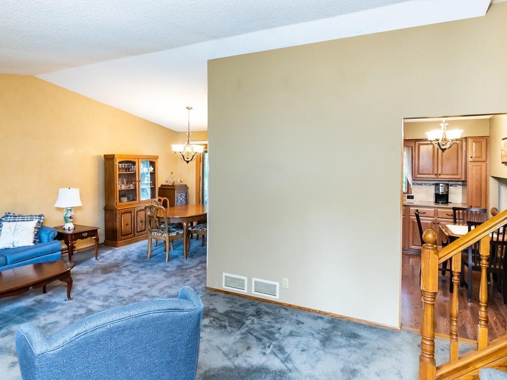 7052 Springhill Circle Eden Prairie, MN 55346 - Photo 11 of 36 Gallery Image 11