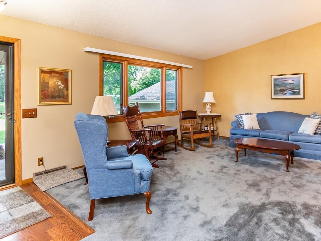 7052 Springhill Circle Eden Prairie, MN 55346 - Photo 12 of 36 Gallery Image 12