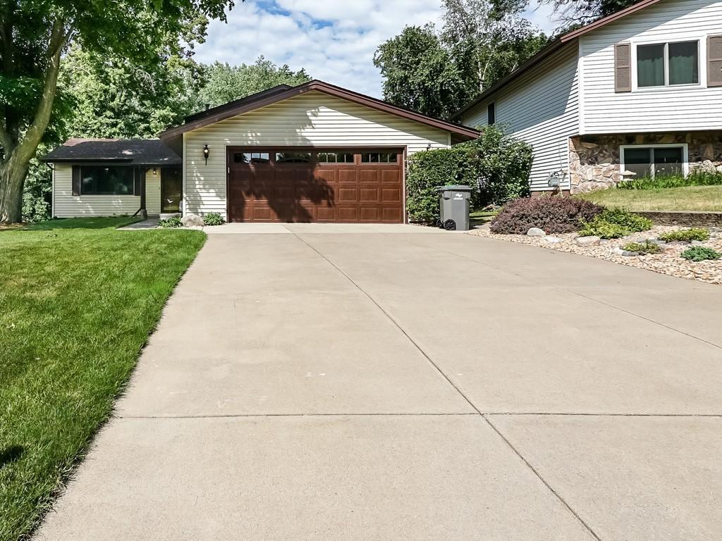 7052 Springhill Circle Eden Prairie, MN 55346 - Photo 3 of 36 Gallery Image 3