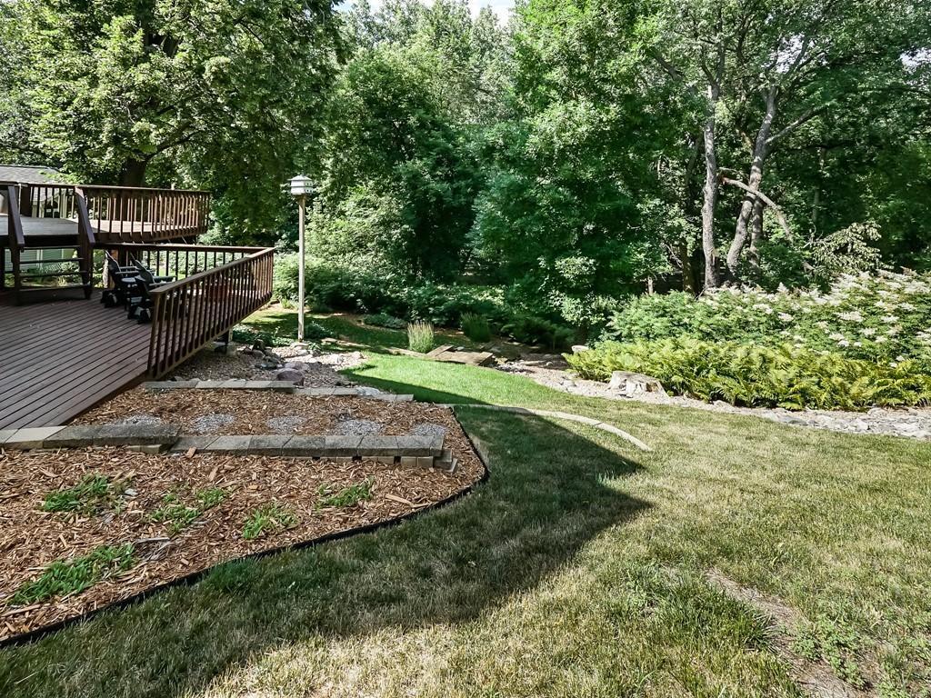 7052 Springhill Circle Eden Prairie, MN 55346 - Photo 4 of 36 Gallery Image 4