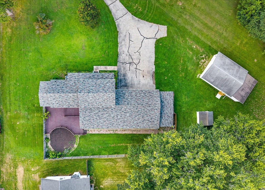 116 Lakeview Road East Galesburg, IL 61430 - Photo 33 of 36 an aerial view of a house