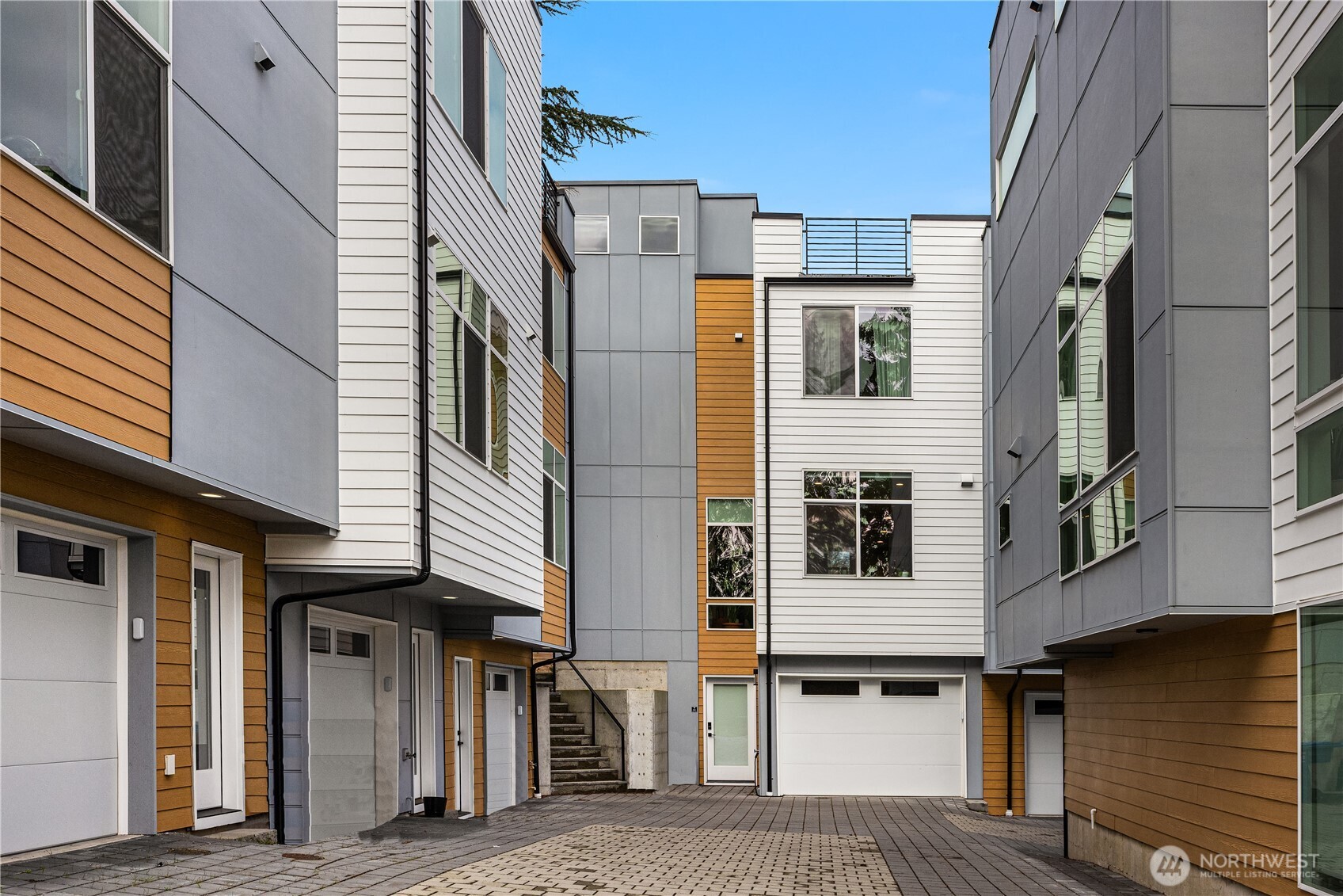 8606 Linden Avenue North Seattle, WA 98103 - Photo 37 of 37