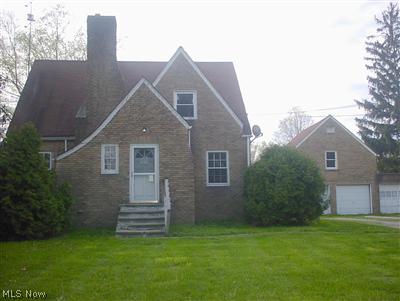 1983 Palmyra Road Southwest Warren, OH 44485 - Photo 1 of 1 See Attachments/Addendums- Carefull on the front steps cracked concrete..Main Home 1784 SqFt the Guest House 1128 SqFt. **Copy min $500 E/M & proof of CashVerif/Pre-approv. when submitting legal size faxed offer,36/72 hrs response time. **(2dwellings on one parcel-please make sure the lender can do a loan on this type of property)